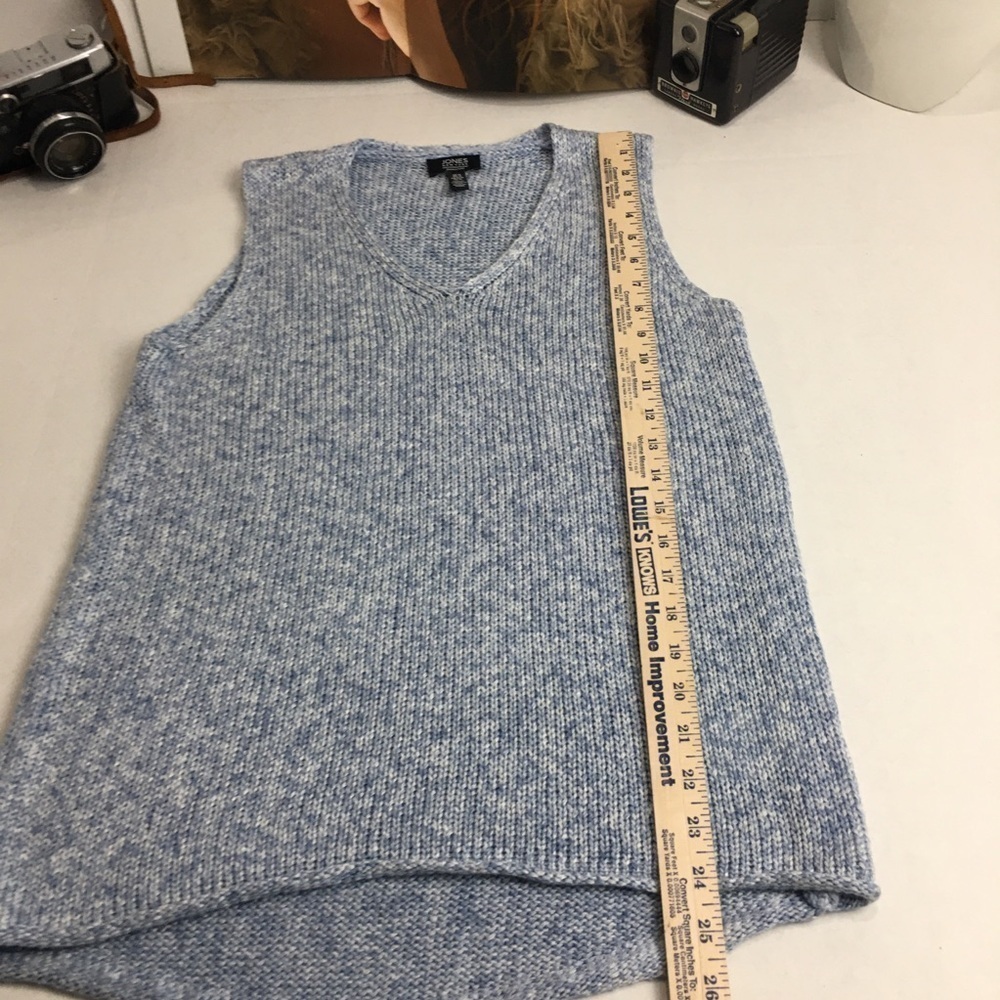 90s Minimalist Textured Sweater Vest | Coastal Grandpa Core Tank Jones New York - Picture 9 of 10